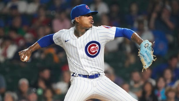 Marcus Stroman throws a pitch